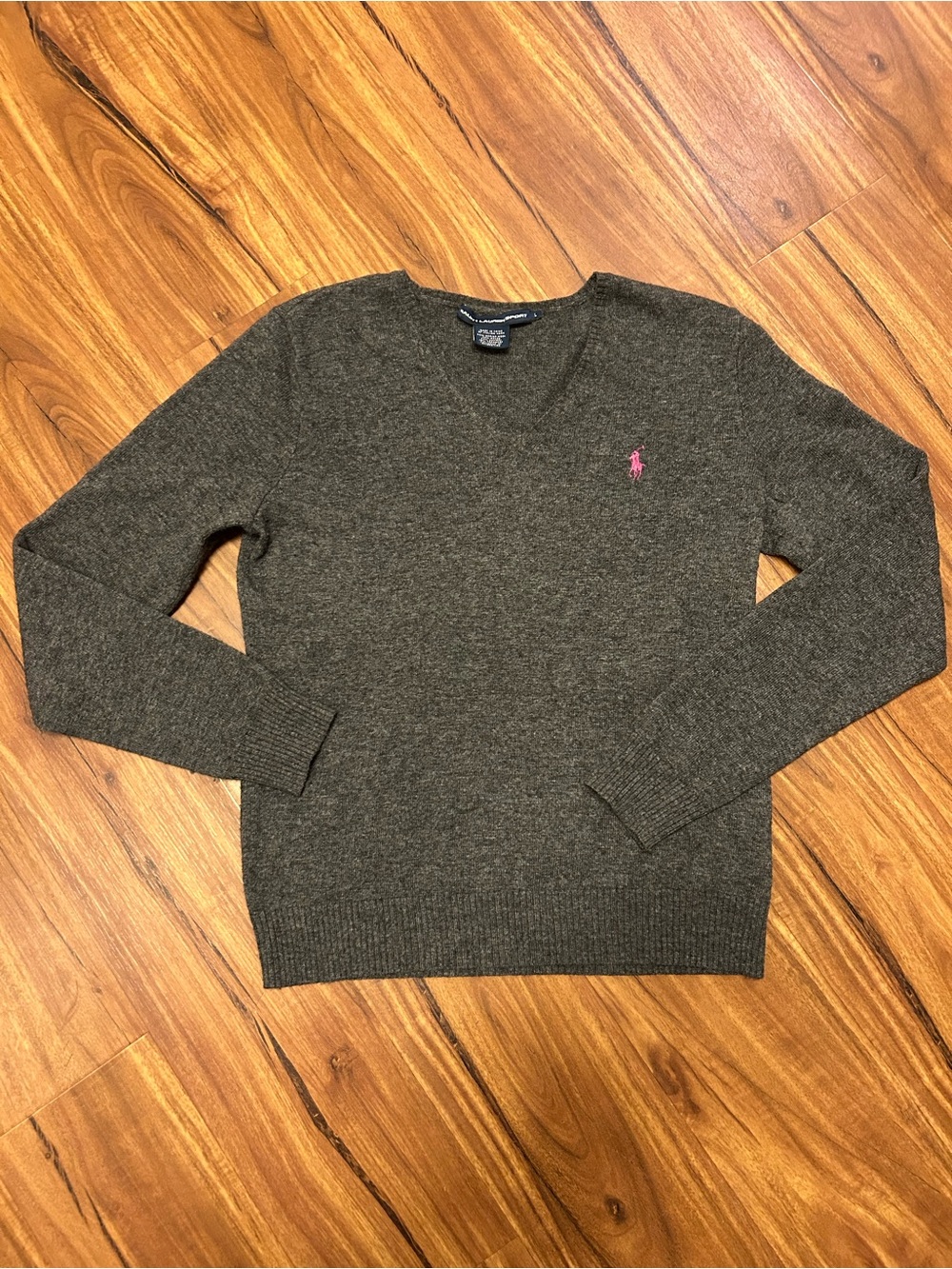 Ralph Lauren women’s V-Neck Sweater in grey with Pink Pony logo